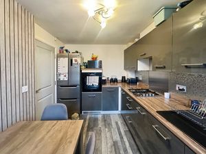 Kitchen- click for photo gallery